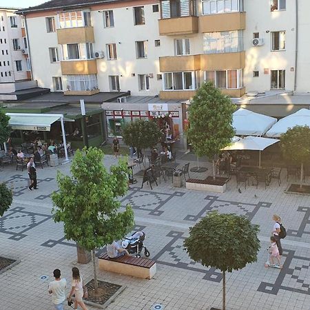 Fim Apartament Leilighet Hunedoara Eksteriør bilde