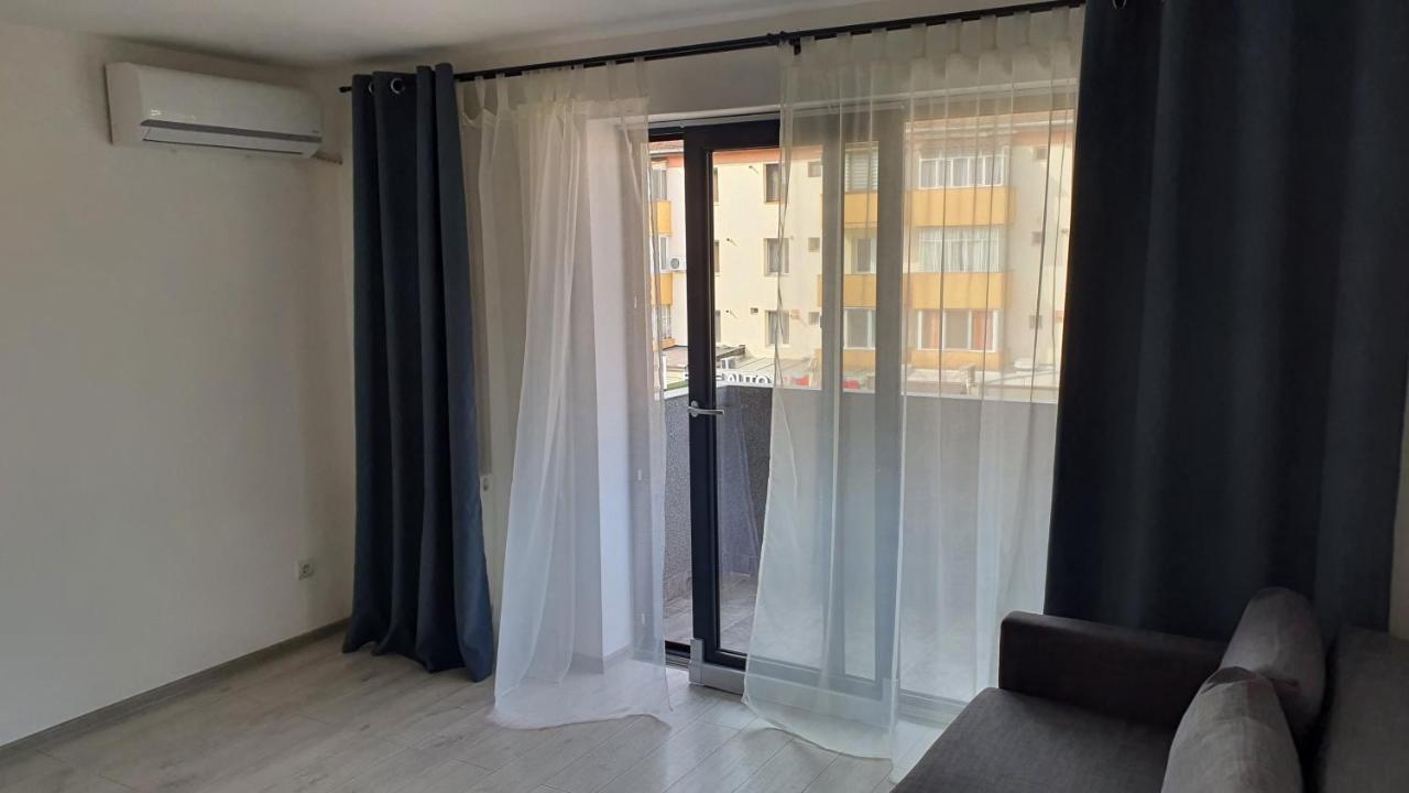 Fim Apartament Leilighet Hunedoara Eksteriør bilde
