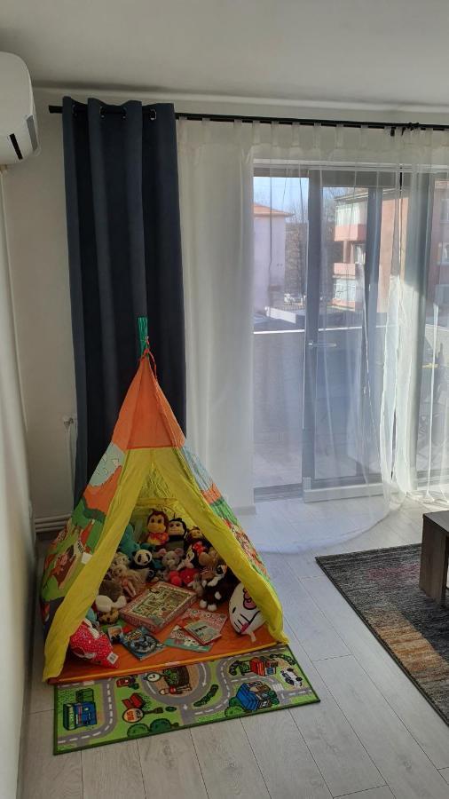 Fim Apartament Leilighet Hunedoara Eksteriør bilde