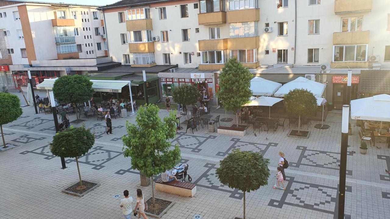 Fim Apartament Leilighet Hunedoara Eksteriør bilde