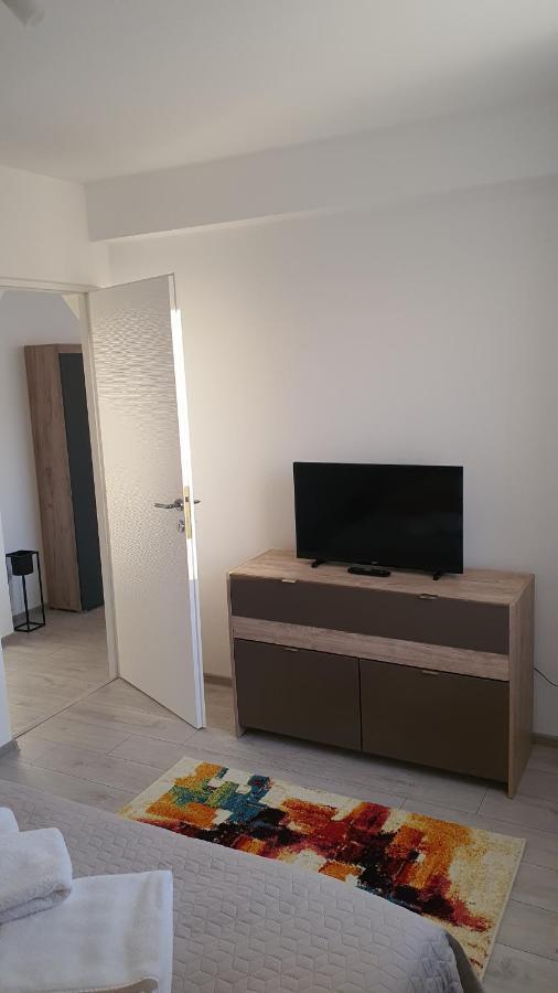 Fim Apartament Leilighet Hunedoara Eksteriør bilde